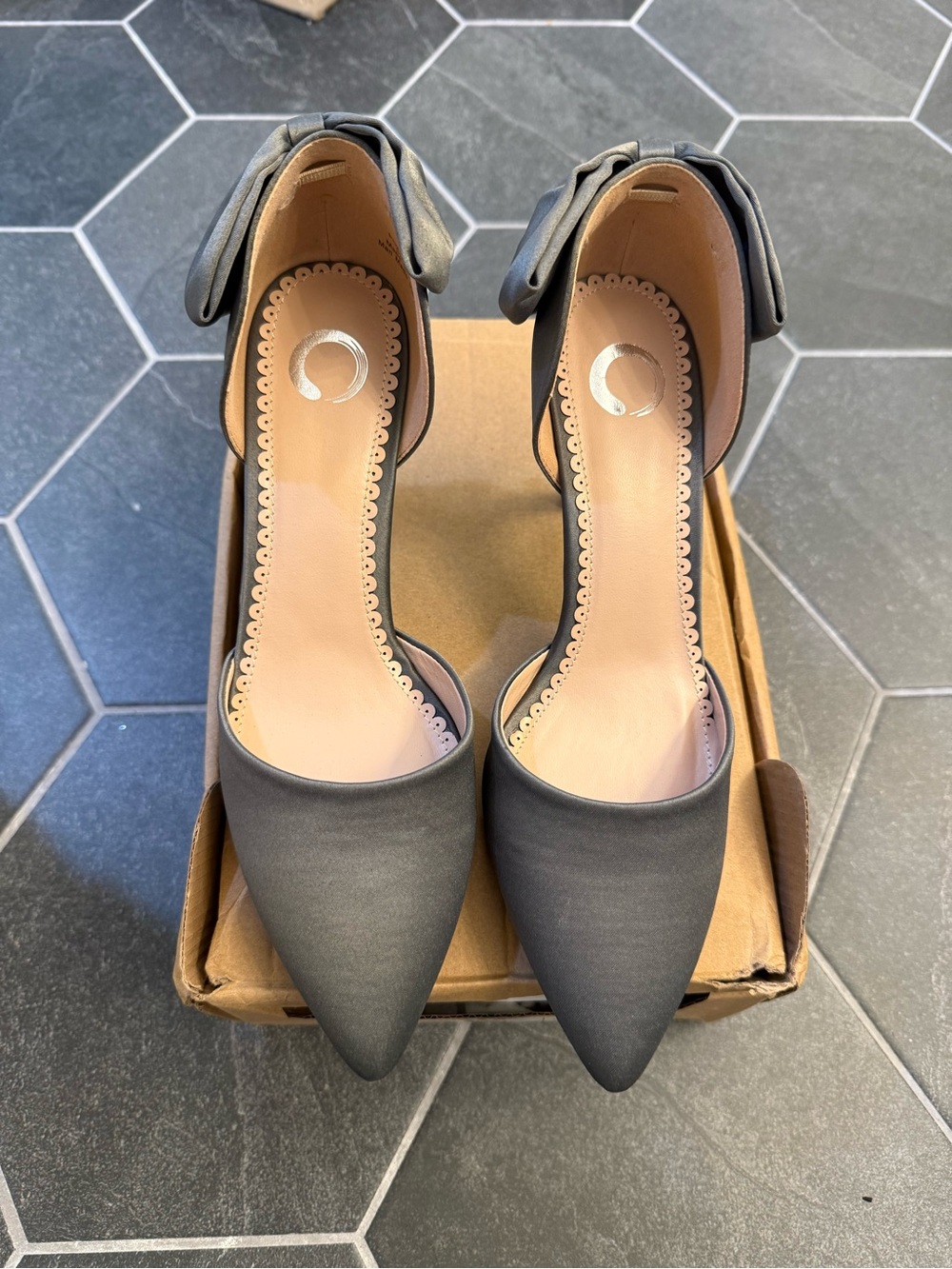 JOURNEE COLLECTION Tanzi Pump Charcoal Gray Pointed-Toe Ankle Bow Pumps